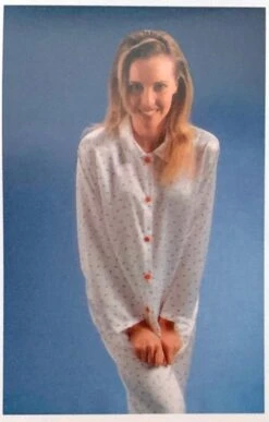 Pigiama Donna Raso Fantasia Edelweiss 990 FINE SERIE OUTLET -Sconto Enrico Coveri thumbnail photo 2020 10 29 15 24 52 1